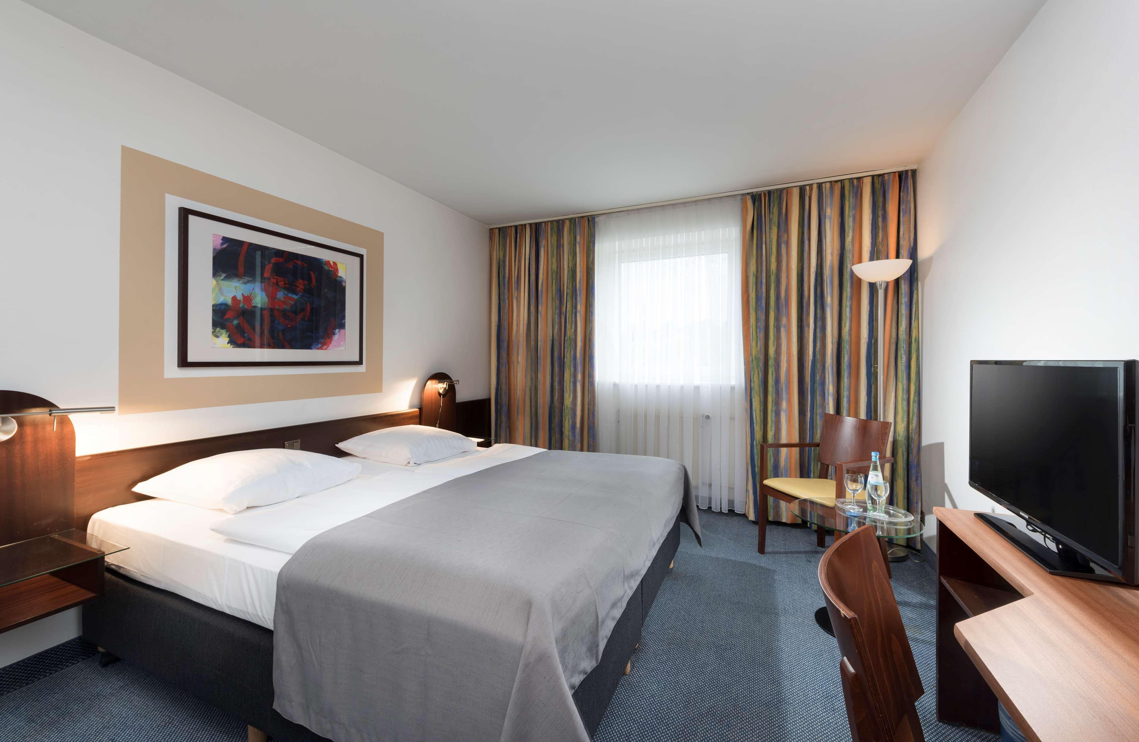 Ramada By Wyndham Flensburg City Екстериор снимка