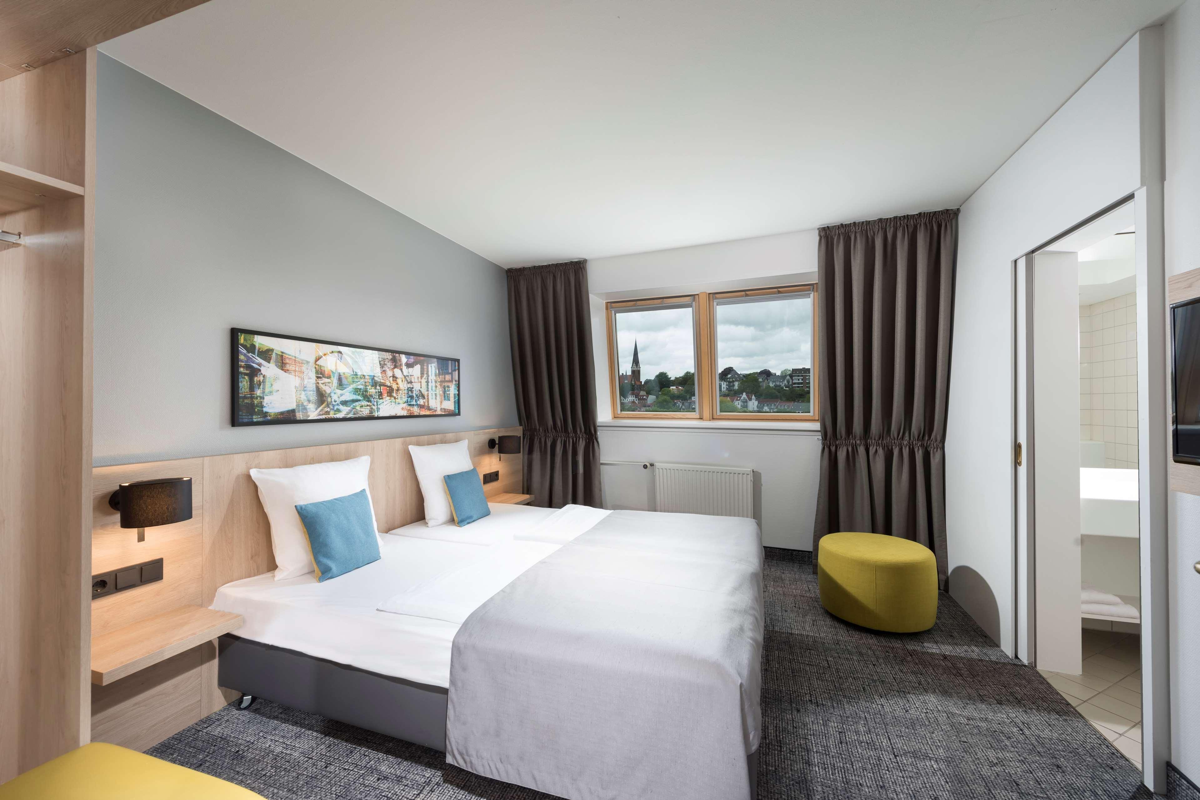 Ramada By Wyndham Flensburg City Екстериор снимка
