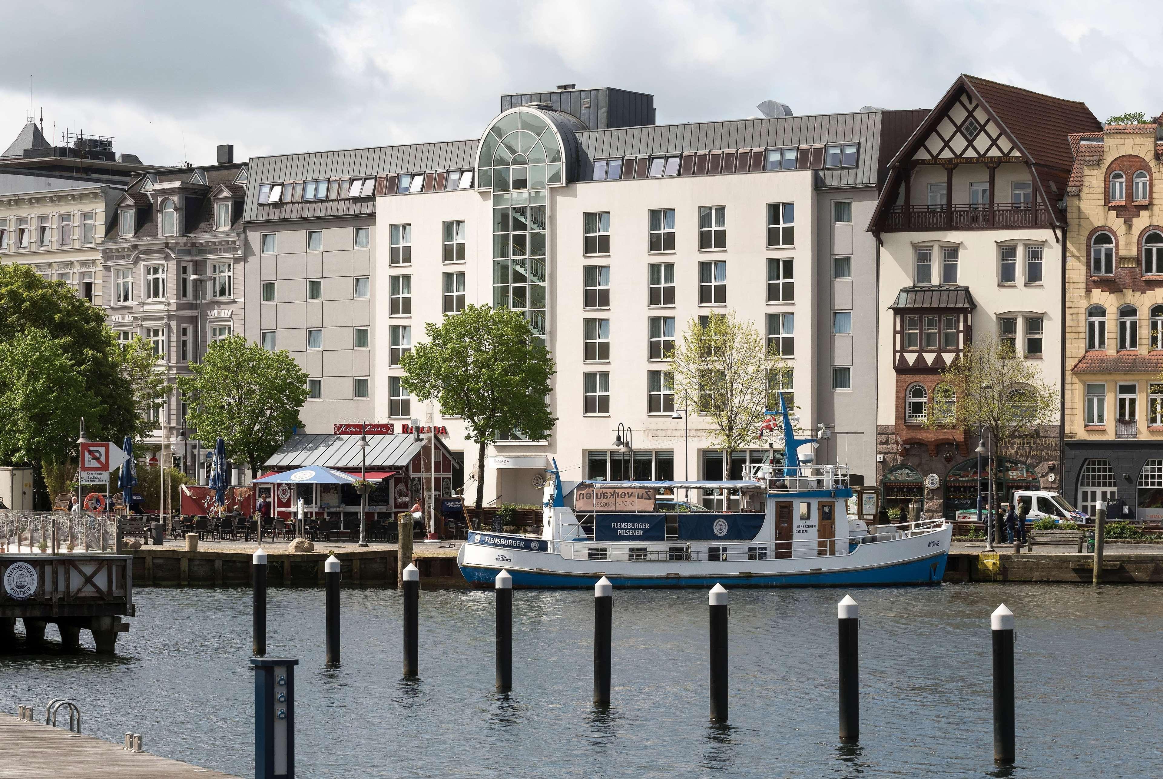 Ramada By Wyndham Flensburg City Екстериор снимка