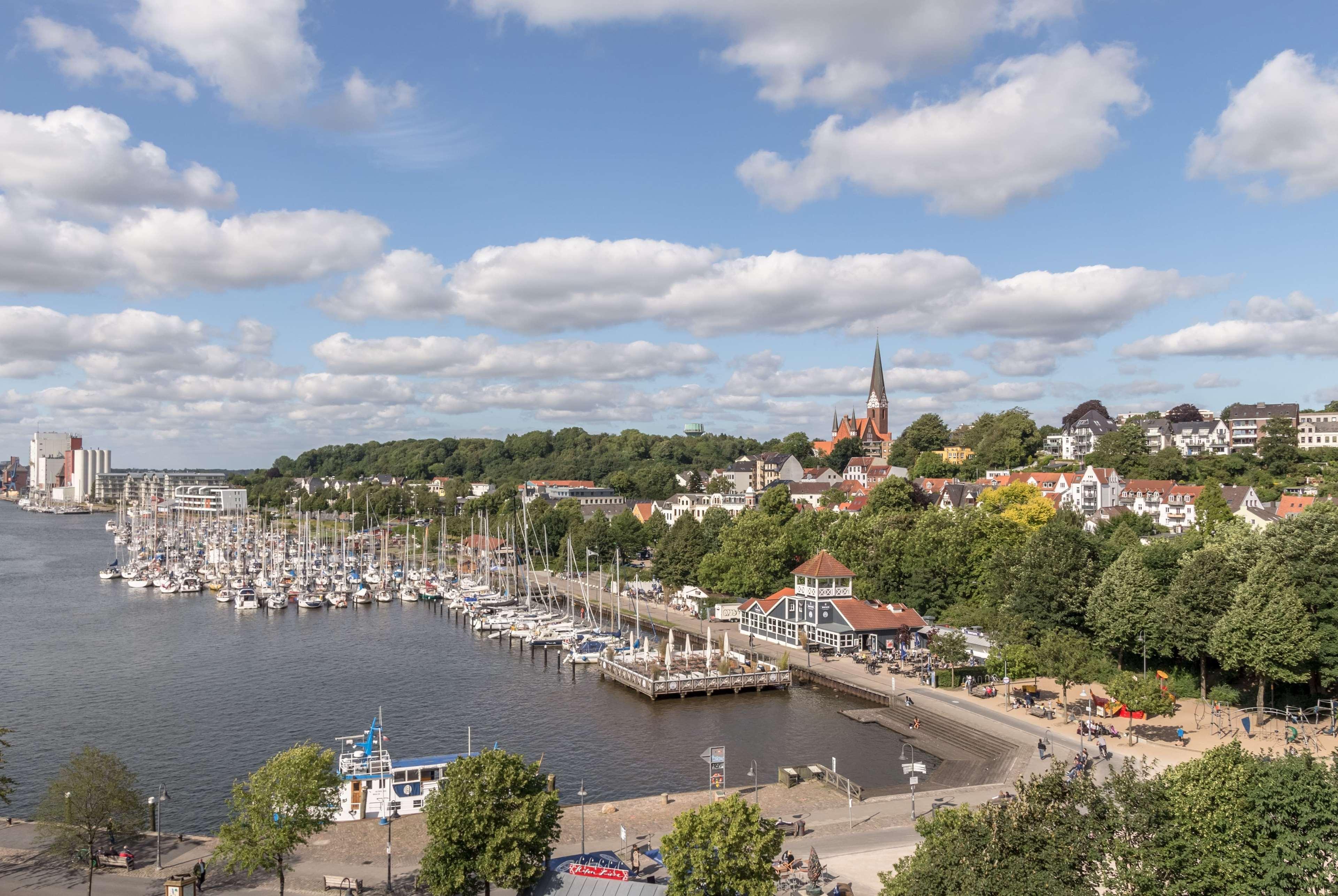 Ramada By Wyndham Flensburg City Екстериор снимка