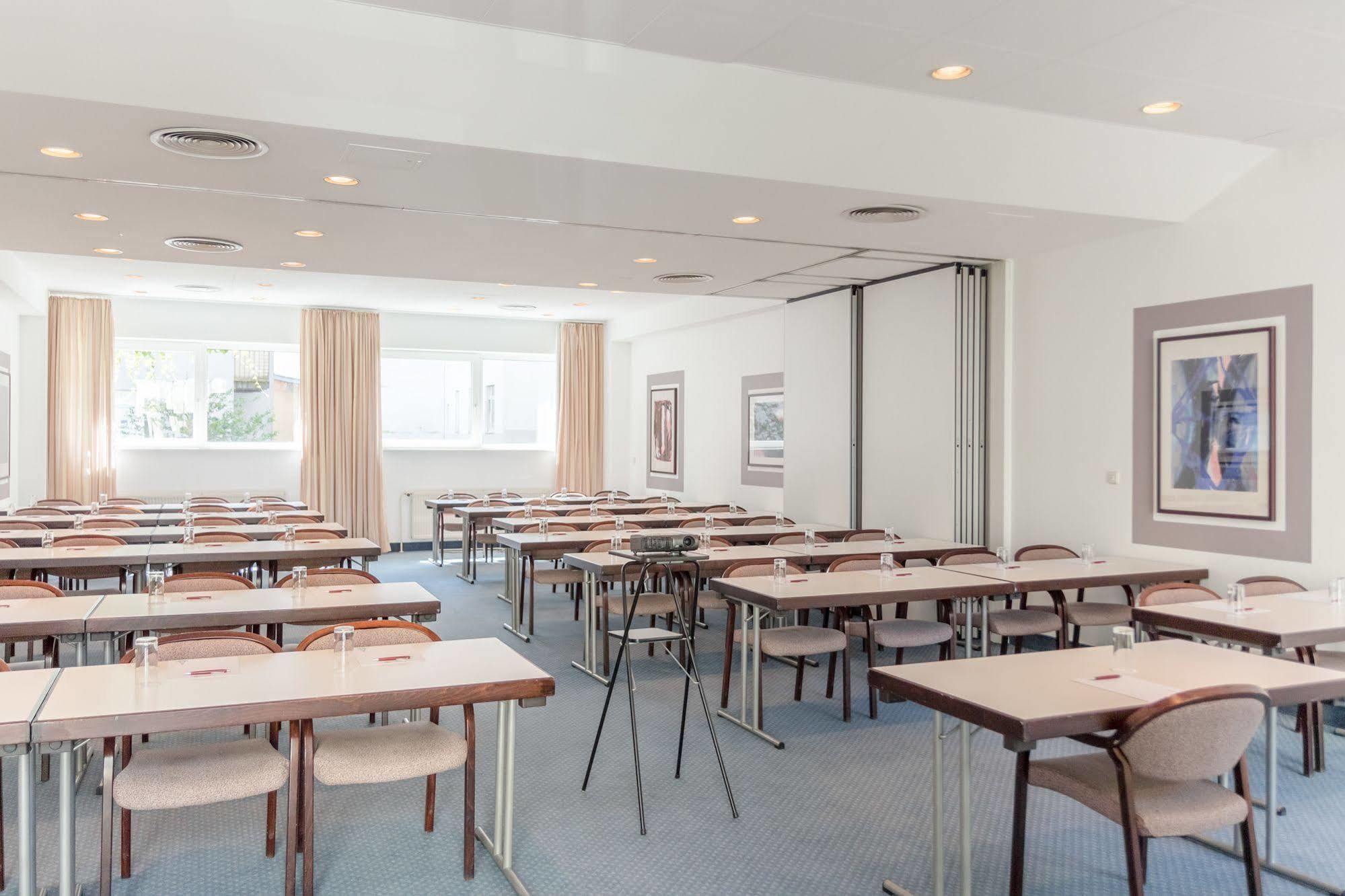 Ramada By Wyndham Flensburg City Екстериор снимка
