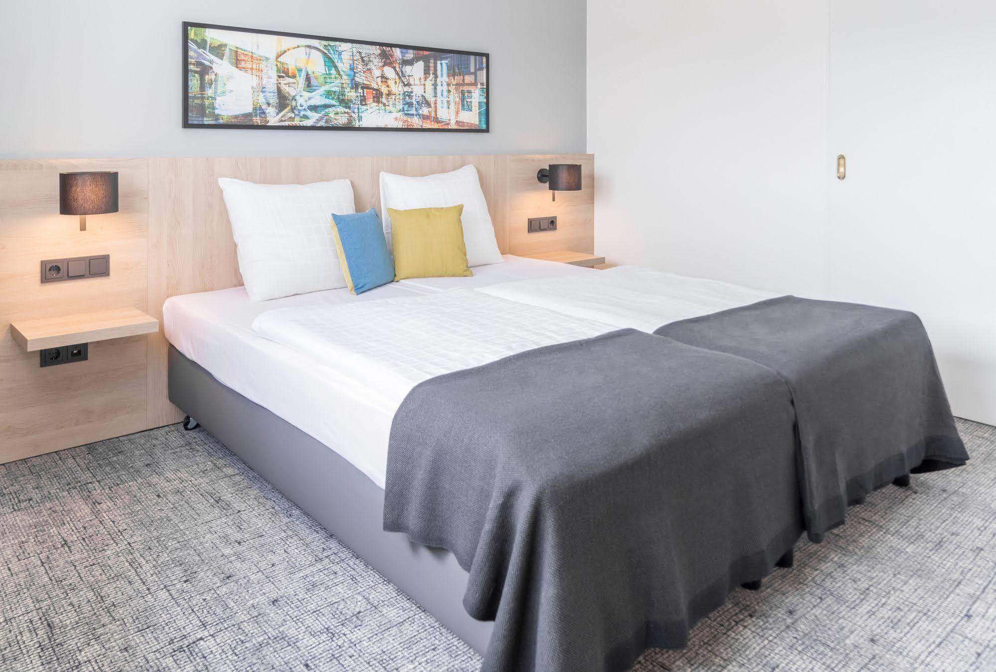 Ramada By Wyndham Flensburg City Екстериор снимка