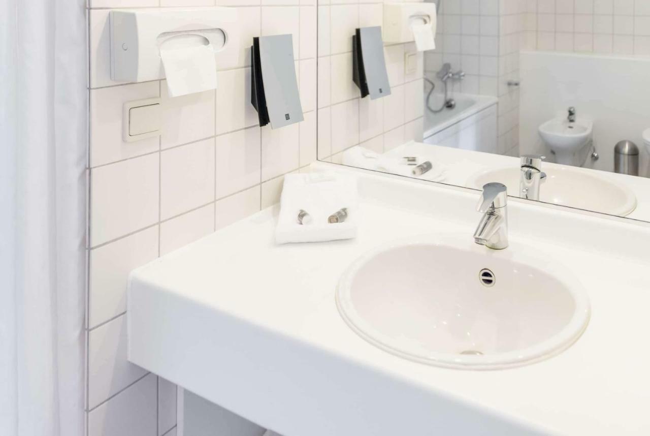 Ramada By Wyndham Flensburg City Екстериор снимка